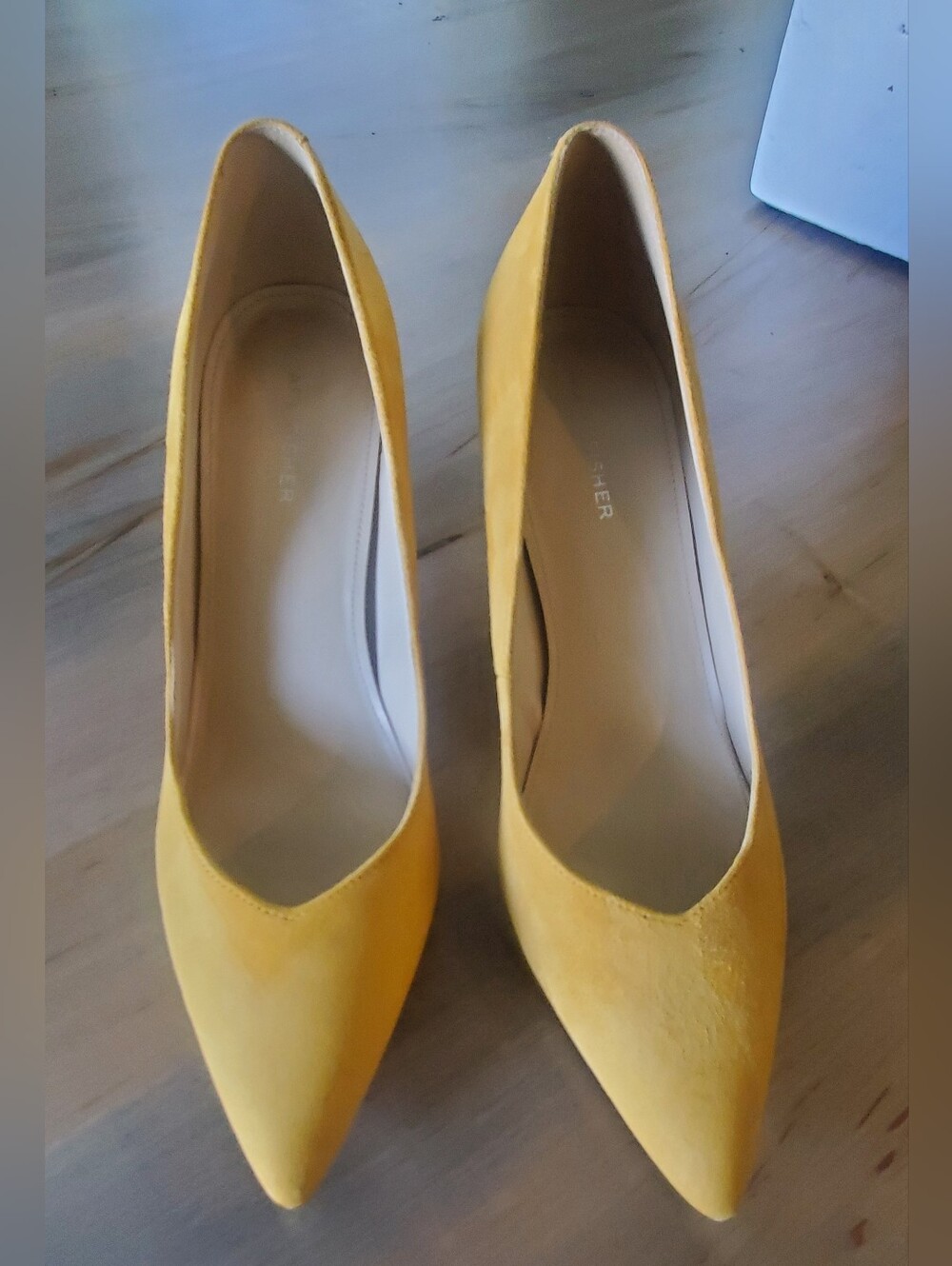 Marc Fisher Mustard Pointed-Toe Suede Pumps Size 9